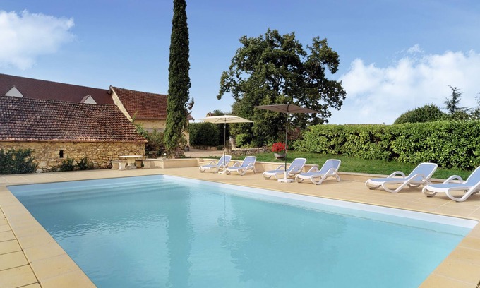 Daglan House | Charming 2 bedroom cottage with pool & views, near Sarlat-la Caneda