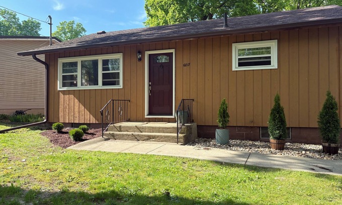 Paw Paw Lake Cottage | Charming 2-bedroom cottage in Coloma with AC, WiFi, & steps from Little Paw Paw