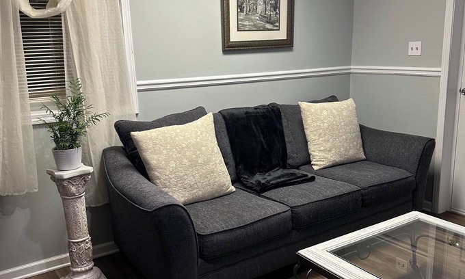 Macon House | Charming 2-bedroom garden level guest house with WiFi, AC in lovely Macon