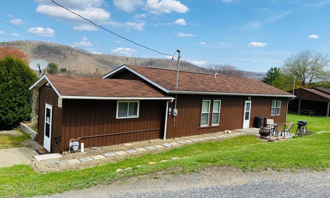 Force House | Charming 2 bedroom home in the heart of elk country.