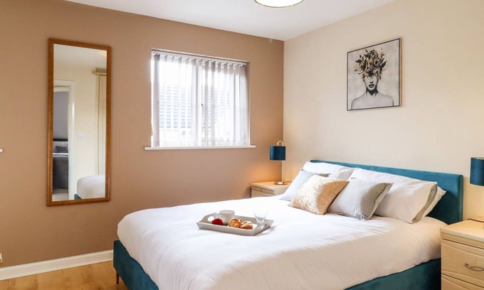 Tiptree House | Charming 2 bedroom home with hot tub, WIFI, parking