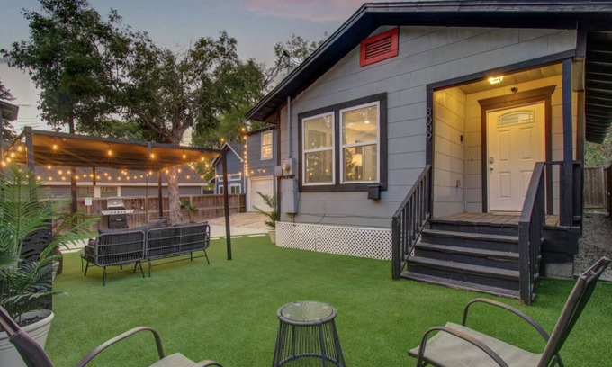 Greater East End House | Charming 2-bedroom house in welcoming Houston with AC, WiFi