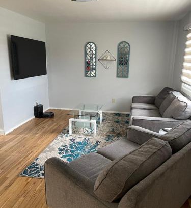 Cheyenne Apartment | Charming 2-Bedroom House for a Peaceful Getaway