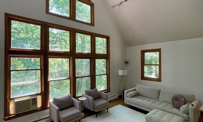 Wilton House | Charming 2-bedroom house surrounded by nature