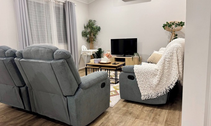 Thornlie Cottage | Charming 2-bedroom spacious family cottage with AC, Wi-Fi in soothing Thornlie
