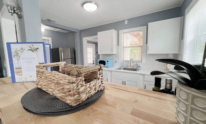 Tampa House | Charming 2 Bedroom Tampa Home!