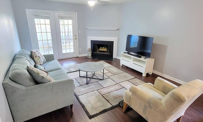 Harbison House | Charming 2-bedroom townhome close to Prisma Parkridge and State Forest