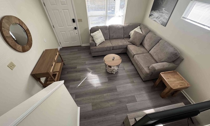 University District House | Charming 2-Bedroom Townhome with WiFi and AC in fantastic Columbus