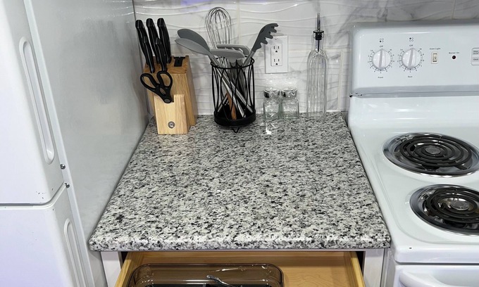 Albuquerque Condo | Charming 2-bedroom condo in wonderful Albuquerque with WiFi, AC.