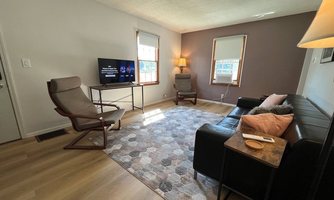 Battle Creek House | Charming 2-bedroom house minutes from downtown Battle Creek.