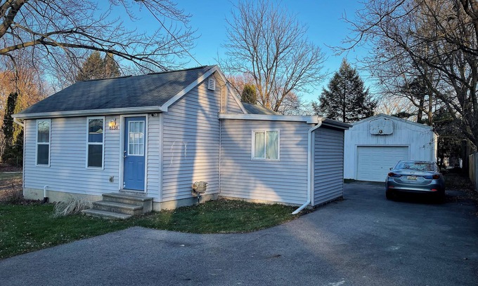 East Lansing House | Charming 2-bedroom house in quiet East Lansing neighborhood