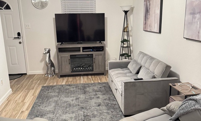 Haltom City House | Charming 2-bedroom house with WiFi and AC in lovely Haltom City