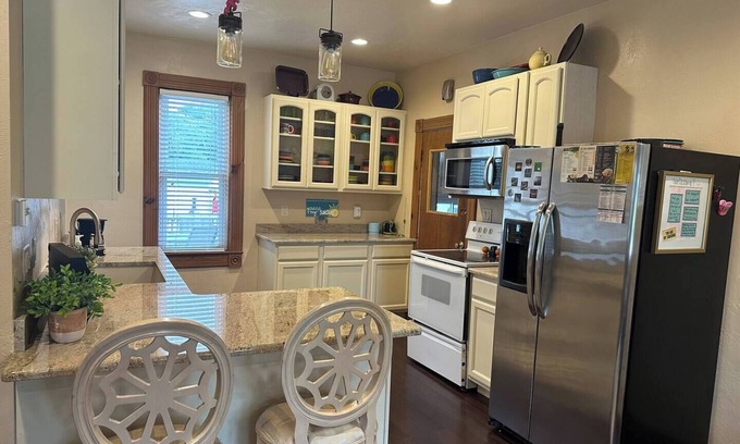 Little Chute House | Charming 2-bedroom house in welcoming Little Chute
