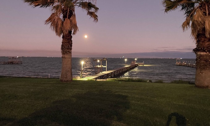 Port Lavaca House | Charming 2-bedroom house with WiFi, AC in welcoming Port Lavaca
