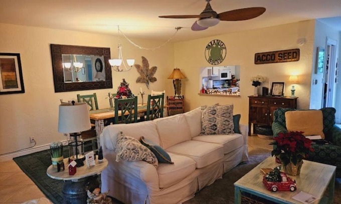East Naples Villa | Charming 2-bedroom villa in Glades Golf and Country Club in Naples FL