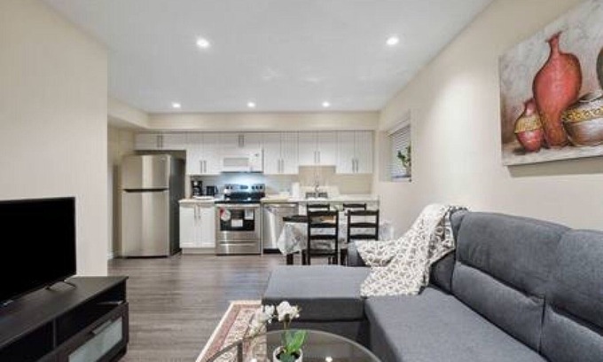 Surrey House | Charming 2BD Basement Suite, Surrey!