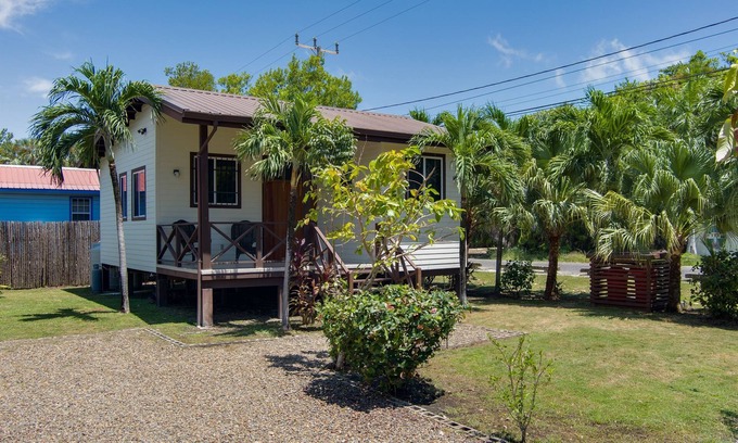 Placencia Cottage | Charming 2BR Casita Great Price & Great Location