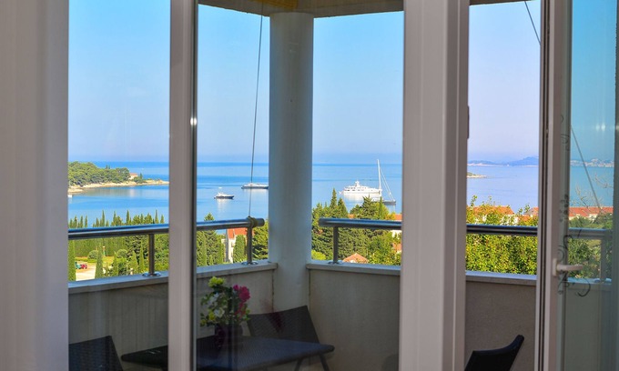 Cavtat Apartment | Charming 3 bdms A&M Apartment in Cavtat,near beaches with free parking