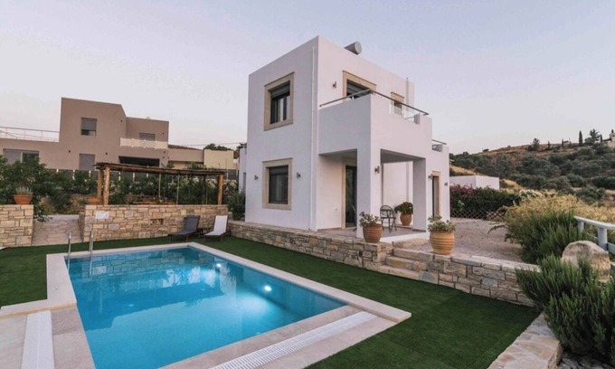 Kamilari House | Charming 3-bedroom house with AC, WiFi in brilliant Kamilari