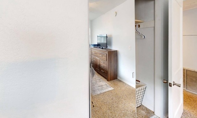 South Daytona House | Charming 3-bedroom house with WiFi and AC in sunny South Daytona