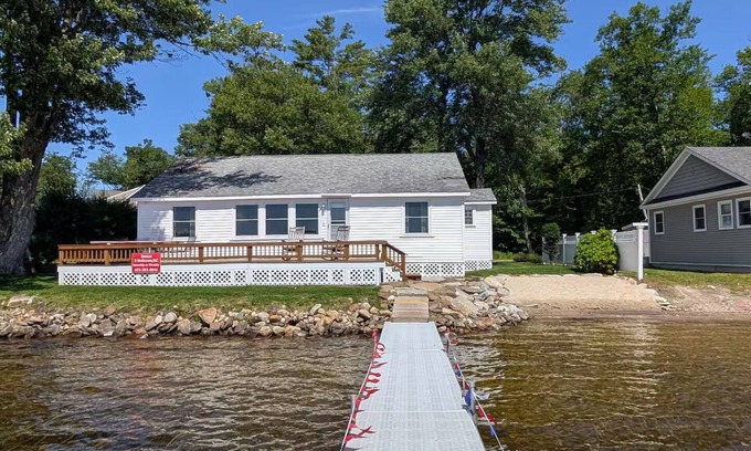 Alton Cottage | Charming 3-bedroom cottage on Halfmoon Lake in Alton with Dock, Beach, WiFi, AC