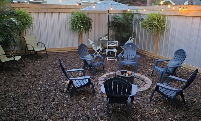 Bainbridge House | Charming 3-bedroom house in beautiful Bainbridge with AC, Wi-Fi
