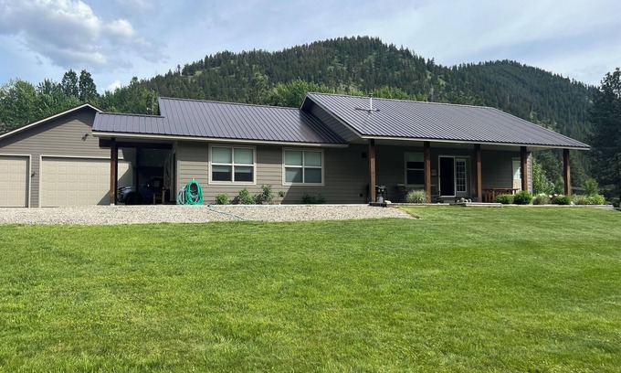 Gibbonsville House | Charming 3-bedroom house in beautiful North Fork, ID