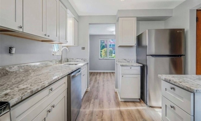 Option House | Charming 3-bedroom house with WiFi, AC in superb Pittsburgh