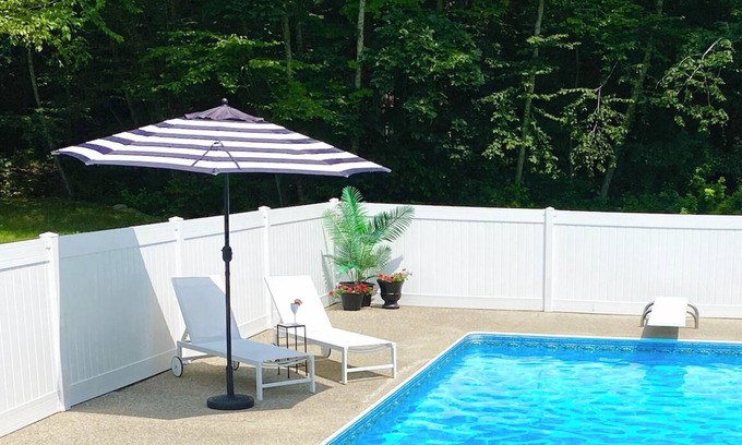 Plainfield House | Charming 3-bedroom house in Pleasant Plainfield with hot tub and pool
