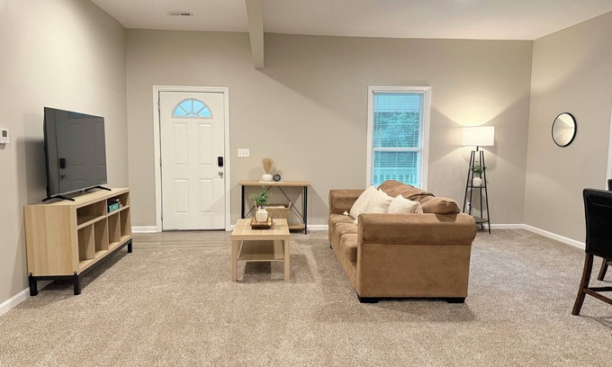 Paw Creek House | Charming 3-bedroom house in Clt