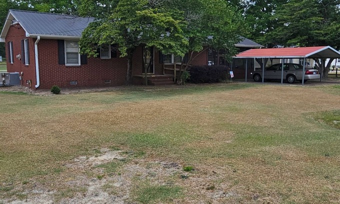 Rosewood House | Charming 3-bedroom house with AC and WiFi in wonderful Goldsboro/Rosewood area.