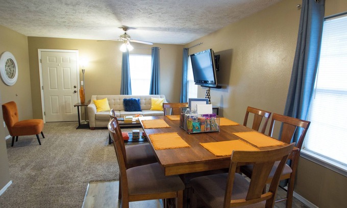 Ozark House | Charming 3-bedroom home just of the Ozark square!