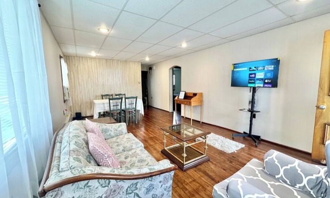 Danville House | Charming 3-bedroom house in enchanting Danville with AC Close to Amazon Berwick