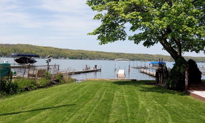 Conesus House | Charming 3-bedroom house in Enchanting Conesus with WiFi, AC