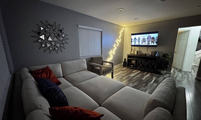 San Bernardino House | Charming 3-bedroom house with AC and WiFi in marvelous Colton