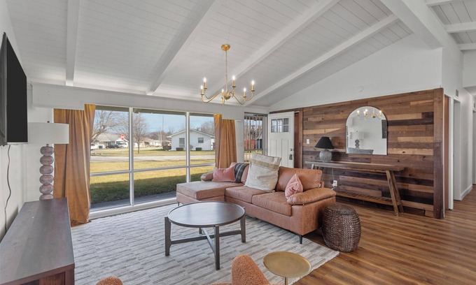 Kokomo House | Charming 3-bedroom house south Kokomo