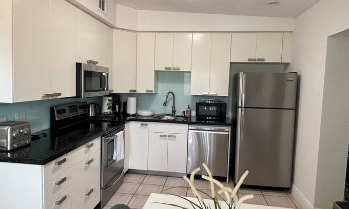 Coral Terrace House | Charming 3-bedroom house , free wifi near Nicklaus CHildren's Hospital in Miami