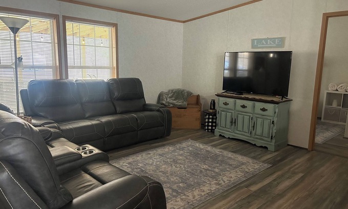 Saxton House | Charming 3-bedroom house in Saxton with golf cart