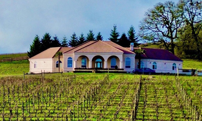 Yamhill Villa | Charming 3-bedroom Mediterranean villa in lovely Yamhill