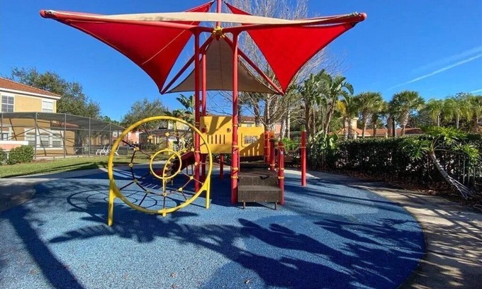 Sunset Lakes House | Charming 3-bedroom townhome in Kissimmee Hot Tub free