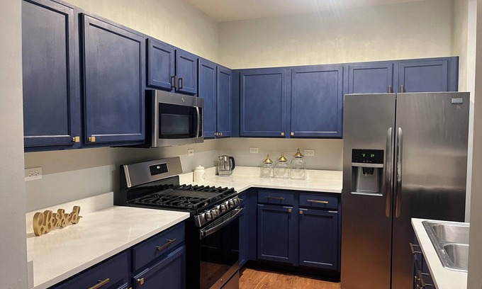 Mokena House | Charming 3-Bedroom Townhome in Lovely Tinley Park