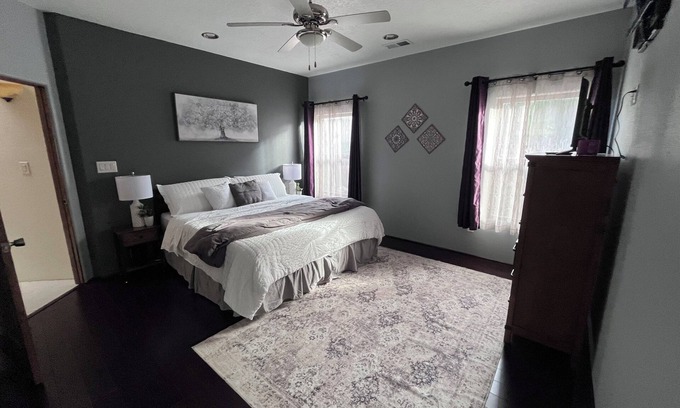 North Albuquerque Acres House | Charming 3-bedroom, office, house with WiFi in delightful NAA Albuquerque