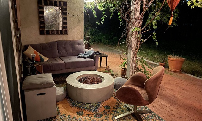 Westchester House | Charming 3-Bedroom/2-Bath Art Deco House in West Los Angeles.