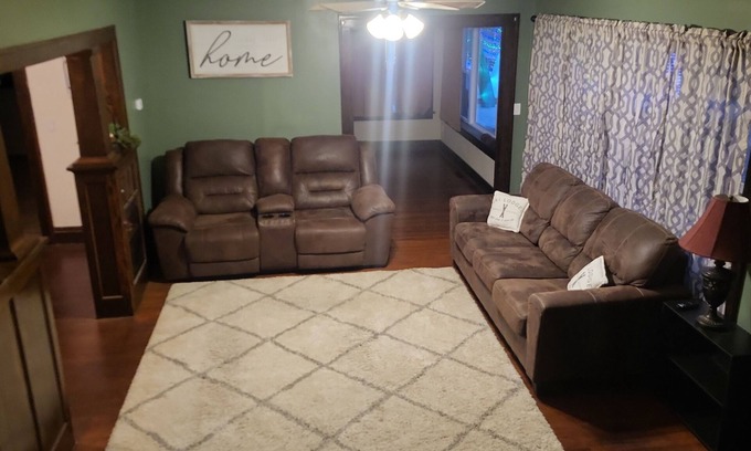 New Hampton House | Charming 3-bedroom house with WiFi, AC in peaceful New Hampton