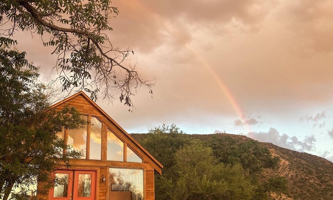 Nambe Pueblo Cabin | Charming 3-bedroom cabin with WiFi, AC in peaceful Ojo Caliente