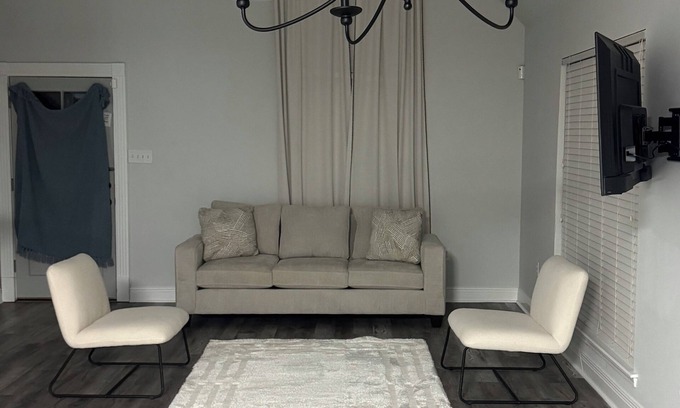 Prairieville House | Charming 3-bedroom house with AC in Prairieville