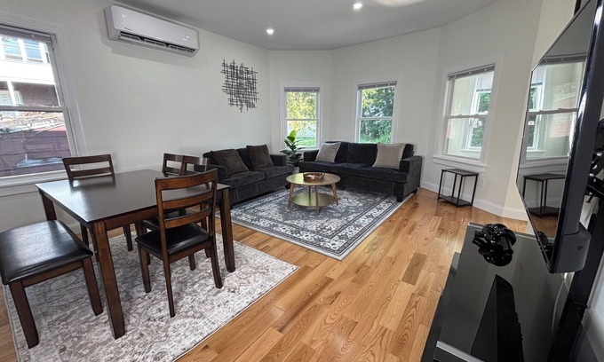 Stockade Historic District Apartment | Charming 3-bedroom apartment in superb Schenectady with AC