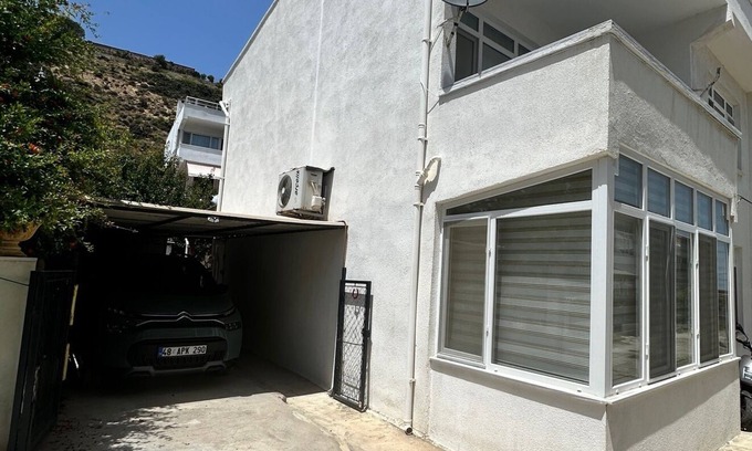 Gokceada Villa | Charming 3-bedroom Villa with WiFi and AC in enchanting Gökçeada