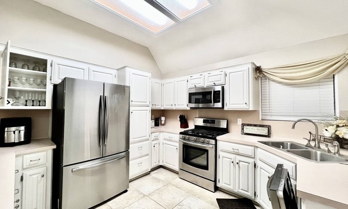 Pasadena House | Charming 3-BR Home in Pasadena near highways, industry, shopping