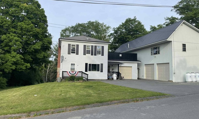 Limestone House | Charming 3Br Getaway Sled/Atv Access!